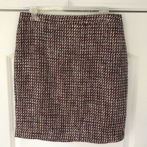 LOFT Size 6, lined tweed skirt with back slit.